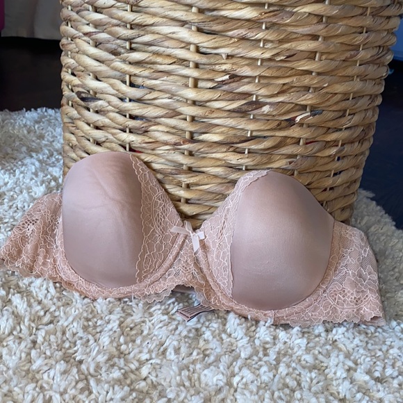 Victoria Secrets Lace Nude Strapless Bra - Picture 1 of 17